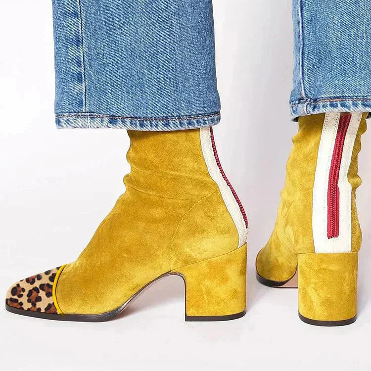 Botas em Camurça com Salto - Aurora