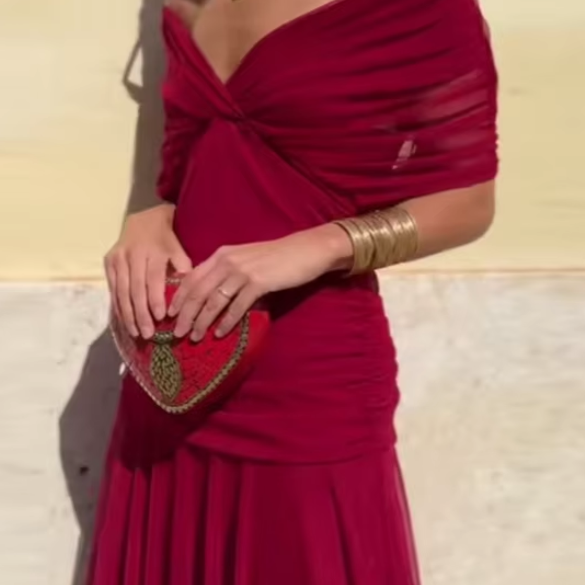 Vestido Elegante com Decote em V