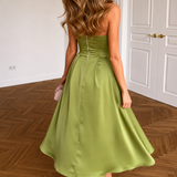 Lena | Vestido Midi Elegante de Ombros Nus