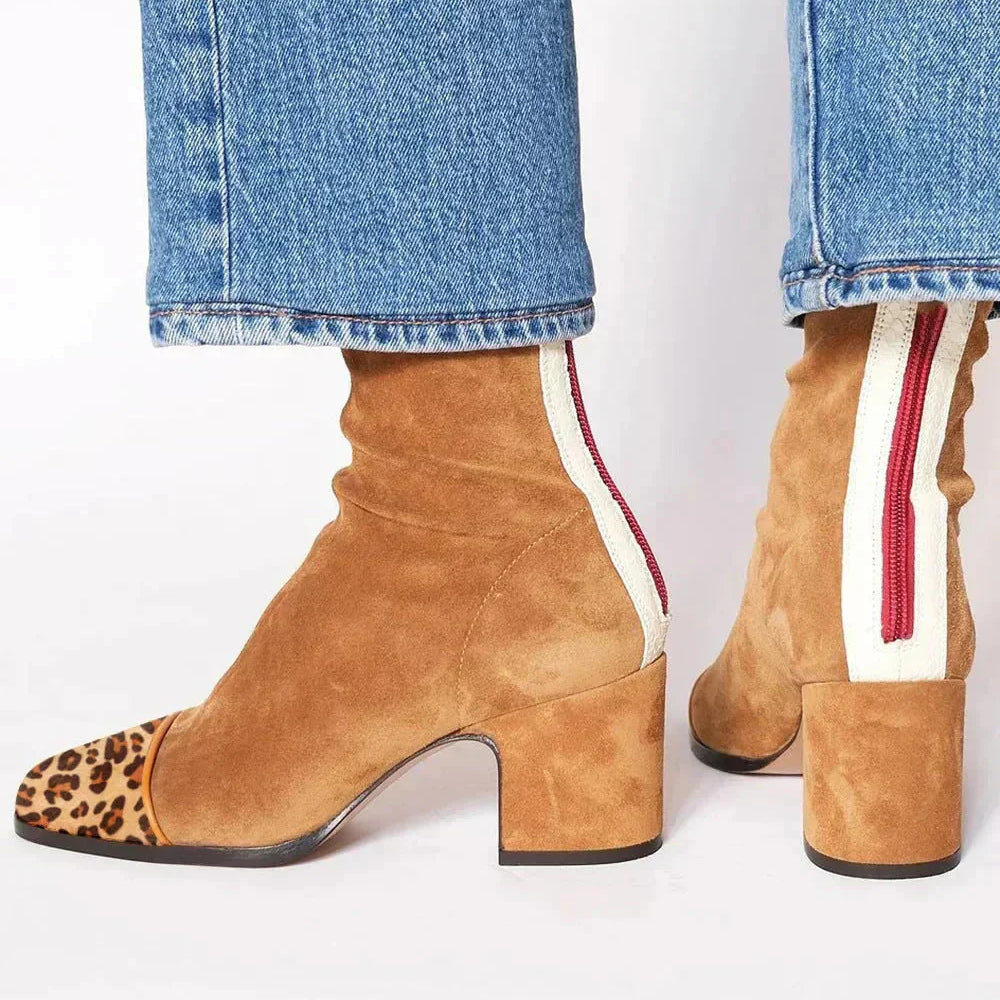 Botas em Camurça com Salto - Aurora